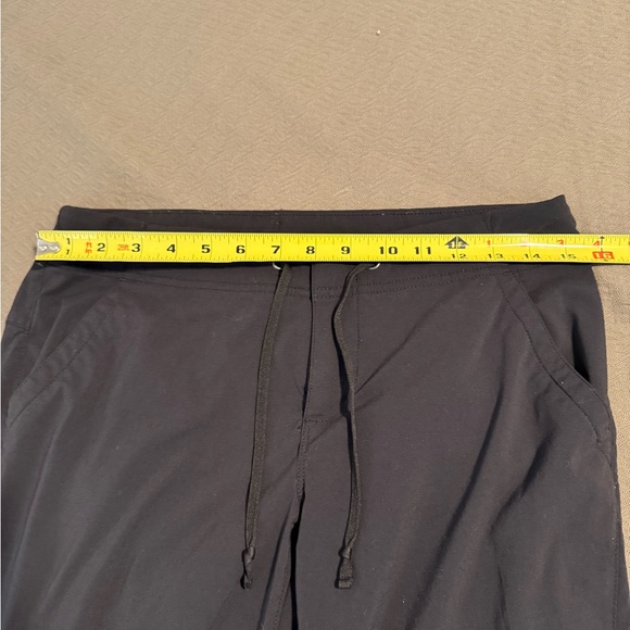 ⭐️ Last Chance ⭐️ Columbia Omni-Shield outdoors trekking hiking capri pants REI - Picture 4 of 11